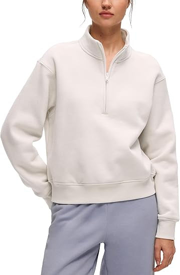 Sporty fleece genser til kvinner med høy krage Skjora