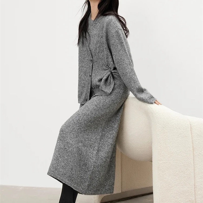 Dame cardigan med dyp V-hals og mykt materiale Skjora