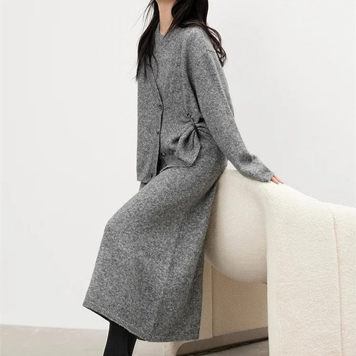 Dame cardigan med dyp V-hals og mykt materiale Skjora