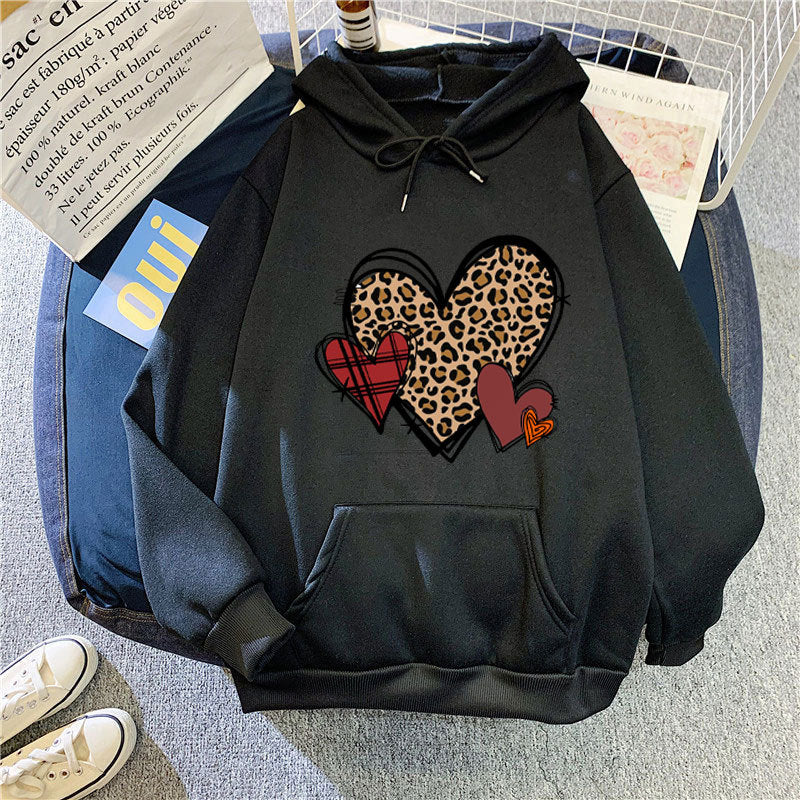 Damen Kapuzenpullover mit verspieltem Herzmuster Skjora