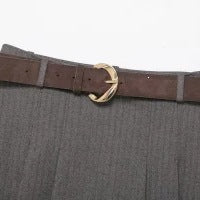 Dame elegante shorts med dekorativ belte Skjora