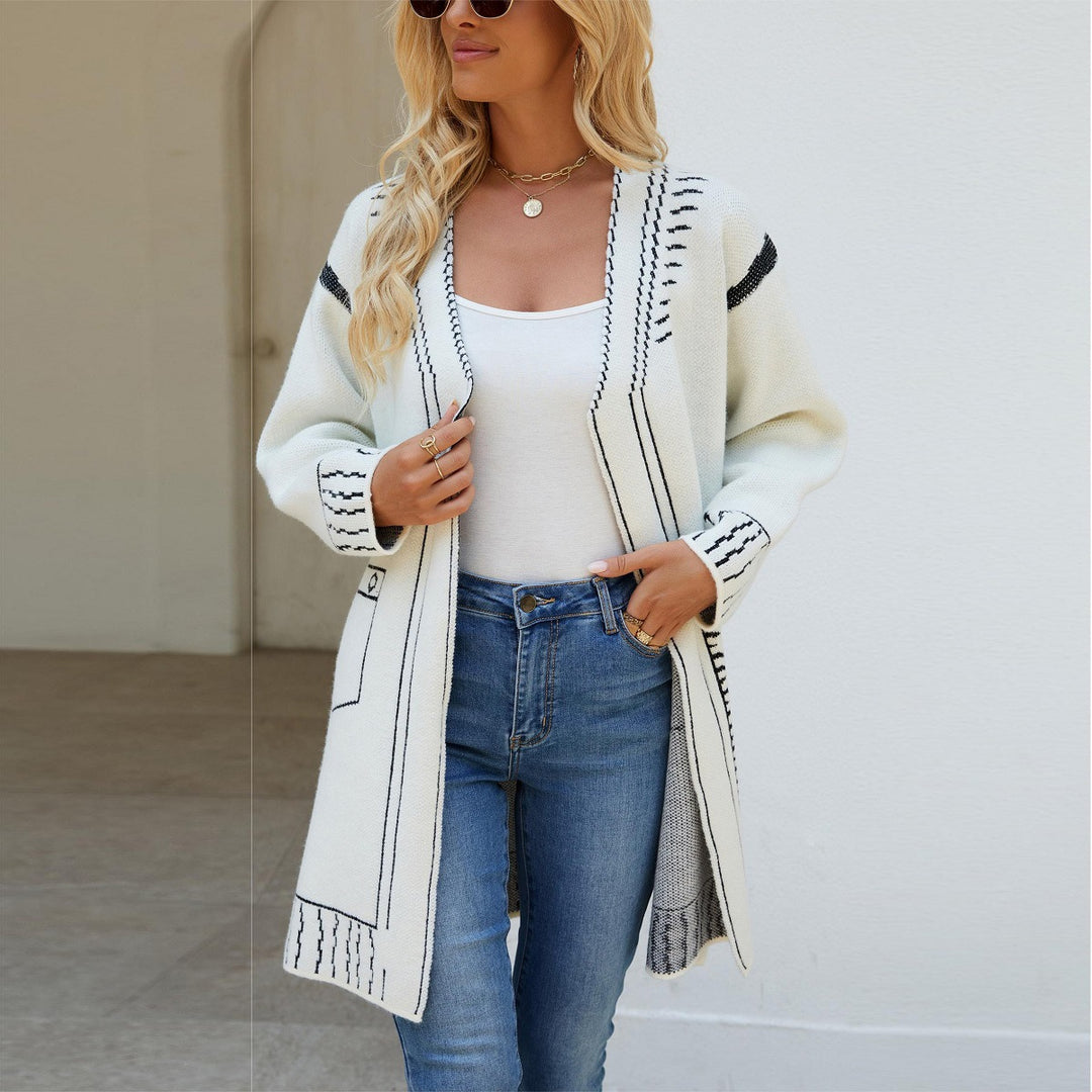 Kvinnelig cardigan med moteriktig mønster og elegant V-hals Skjora