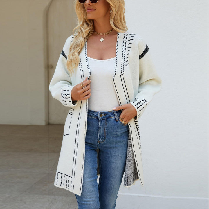 Kvinnelig cardigan med moteriktig mønster og elegant V-hals Skjora