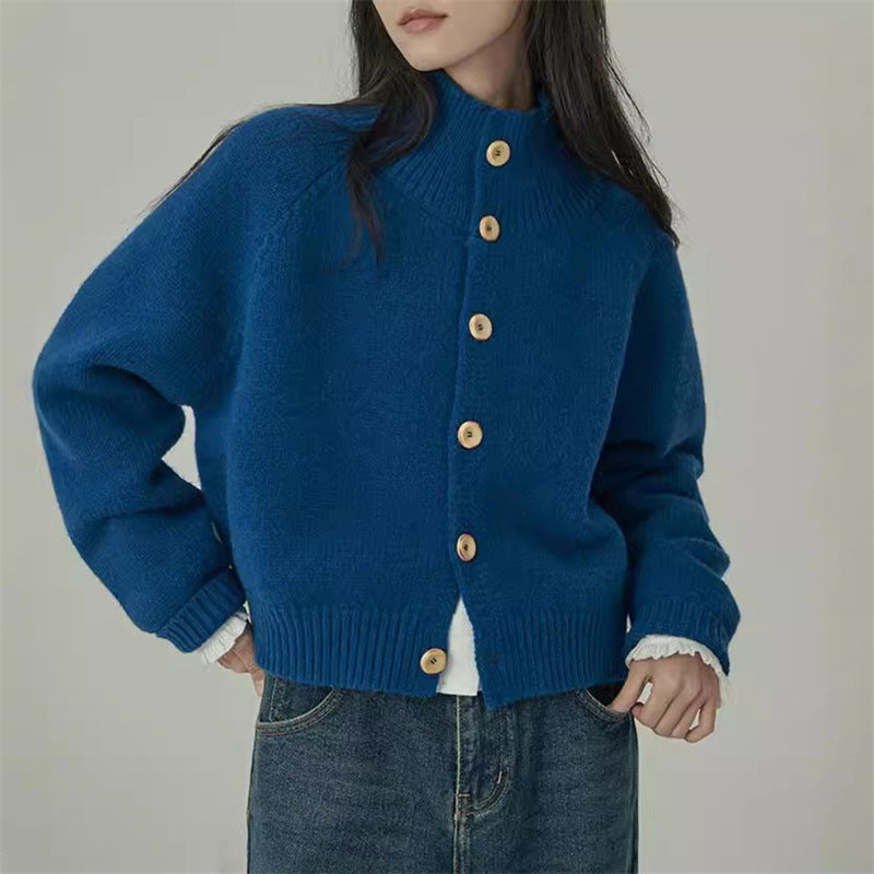 Kvinners kne-lengde cardigan med stående krage og trendy treknapper Skjora