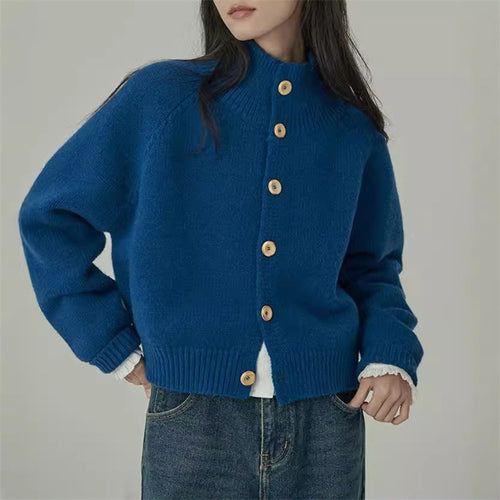Kvinners kne-lengde cardigan med stående krage og trendy treknapper Skjora