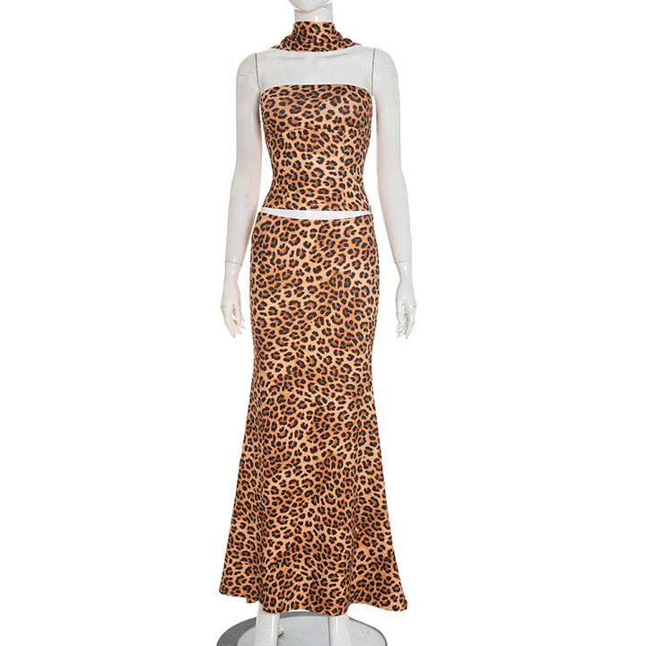 Dame maxikjole med figurskapende stoff og elegant leopardmønster Skjora