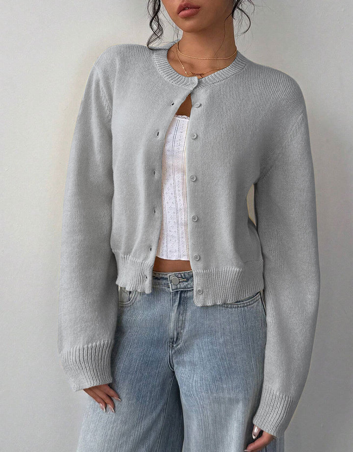 Kvinne cardigan med fin ribbet tekstur og knappedesign Skjora