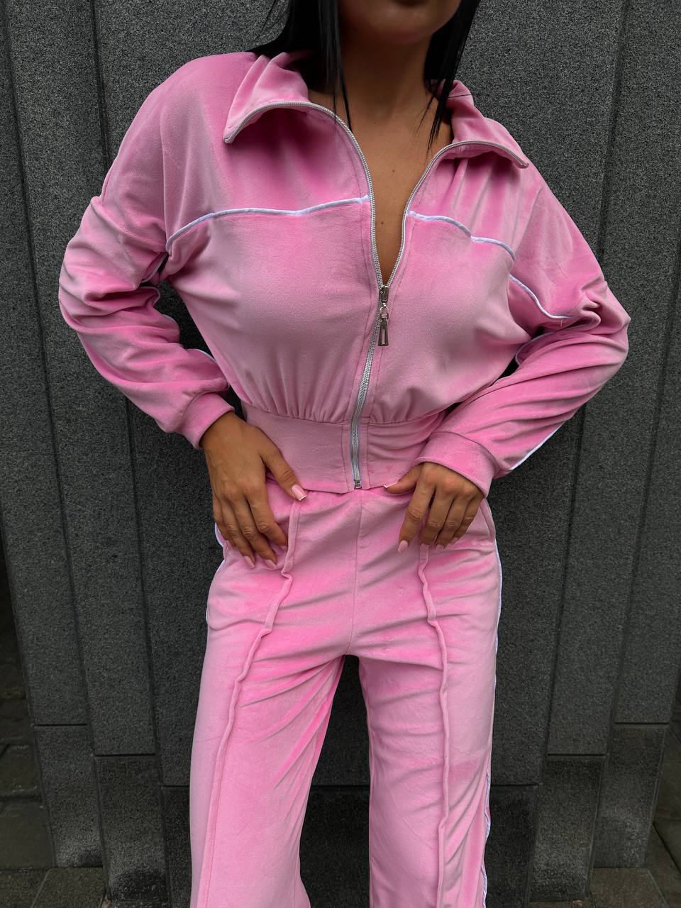 Damer Sporty Fleece Loungewear Sett med cropped jakke og komfortable bukser Skjora