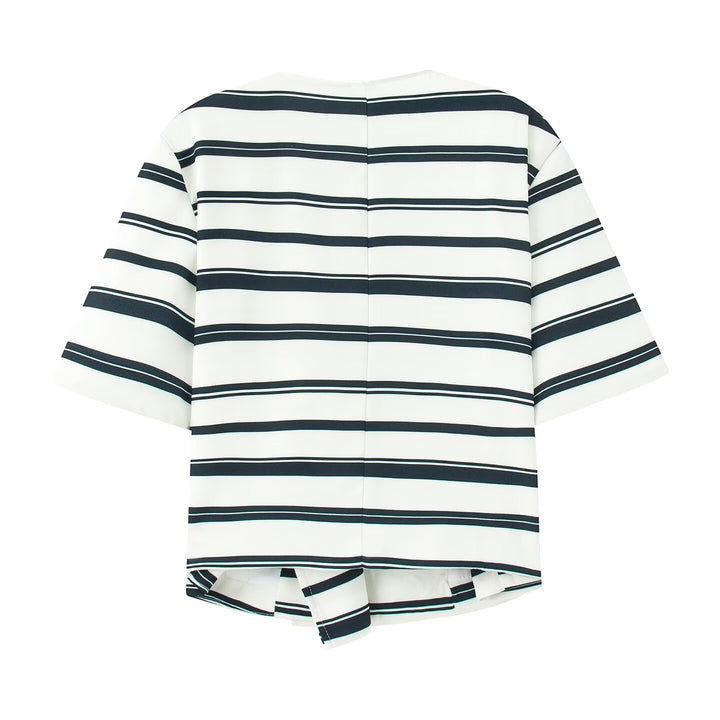 Dame stripete blazer- og shorts-sett med elegante knappdetaljer Skjora