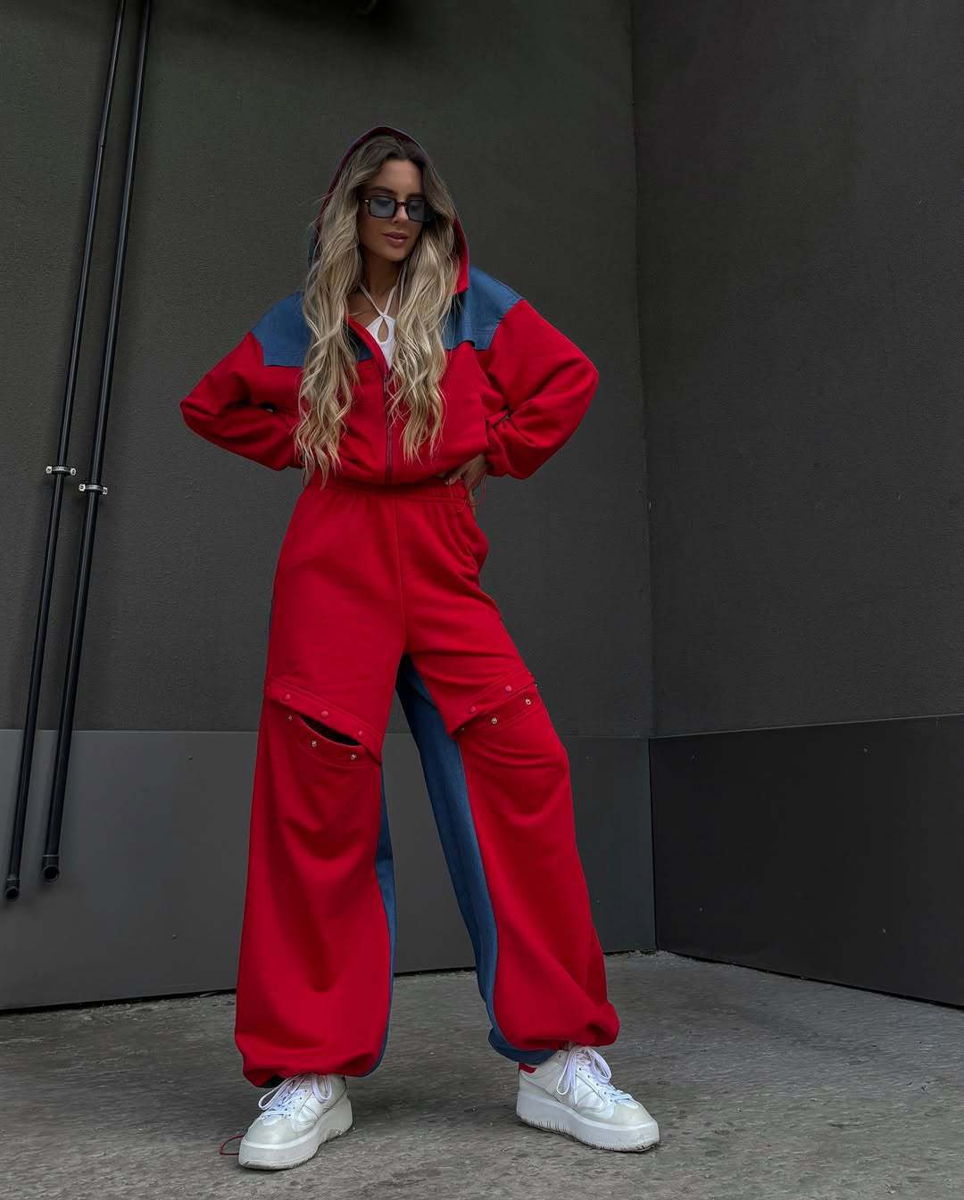 Women's sporty outfit with trendy color contrast Skjora