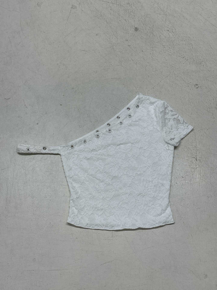 Damer elegant topp laget av delikat spiss med kort erme og spennende design Skjora