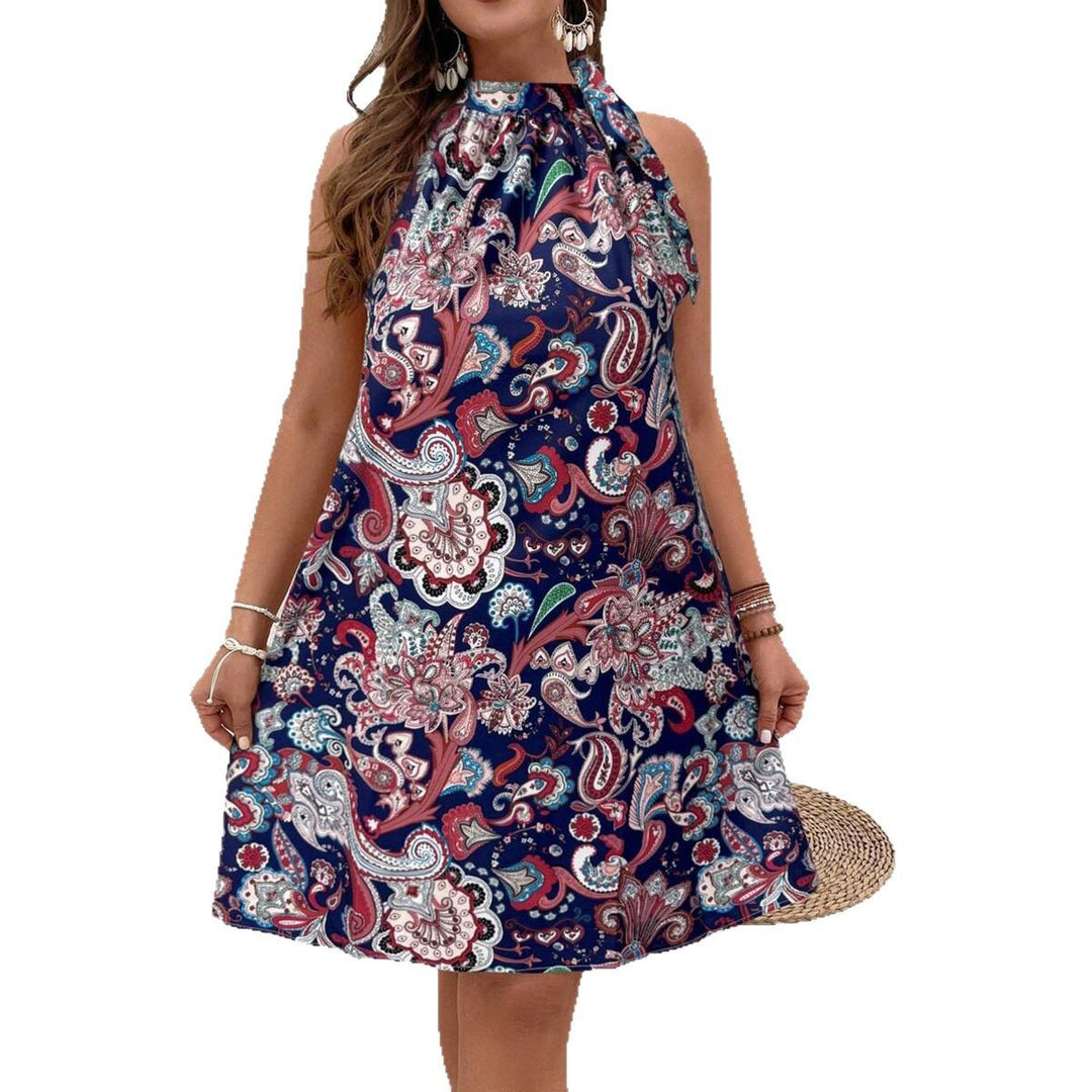 Dame frit dress i moteriktig halterdesign med blomstrete paisley-mønster Skjora