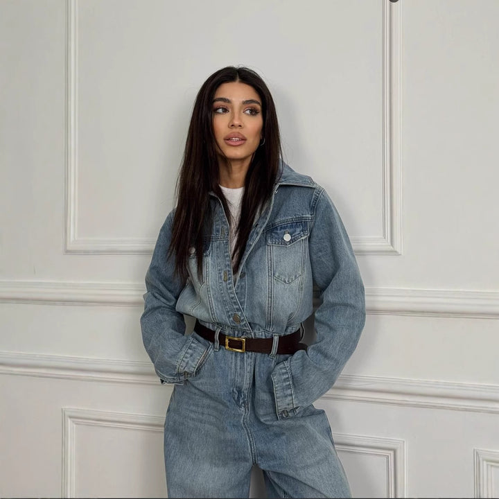 Kvinne denim jumpsuit med justerbart belte og vide ben Skjora