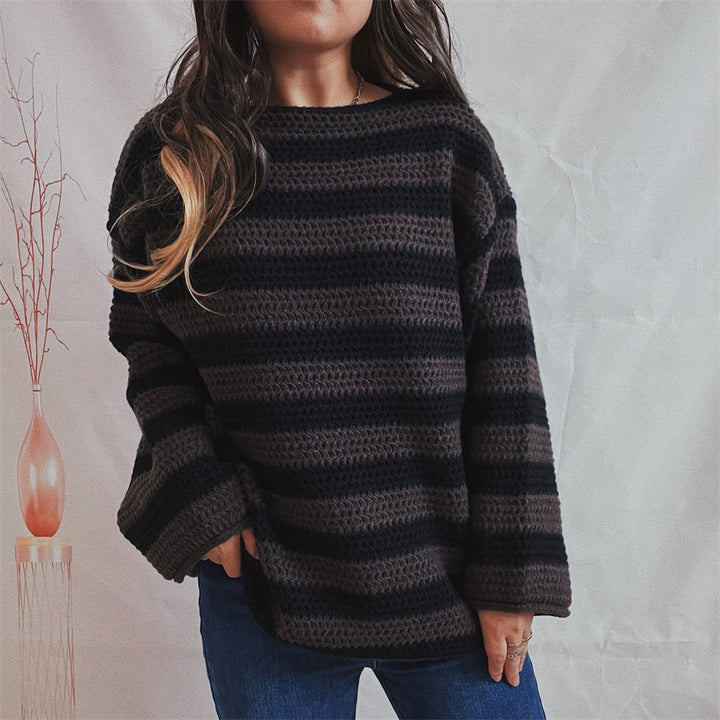 Kvinnenes strikkede oversized genser med bred stripemønster Skjora
