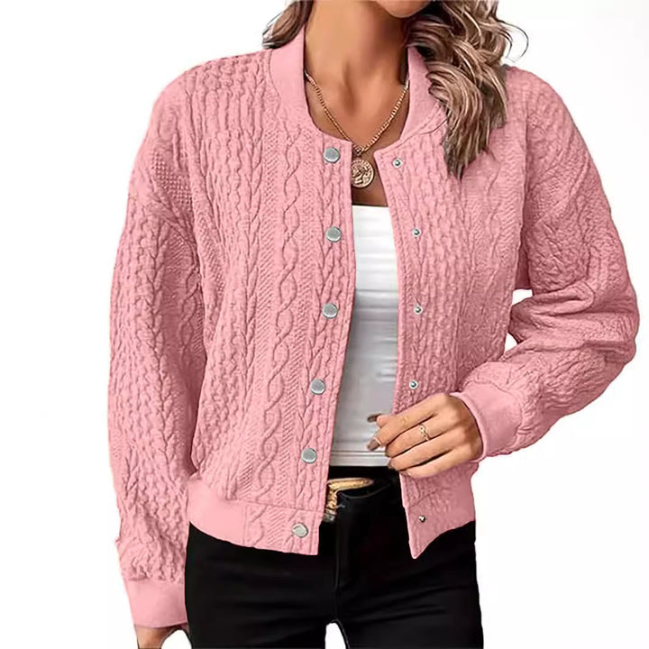Dame cardigan i moderne kabelmønster med trykknapplukking Skjora