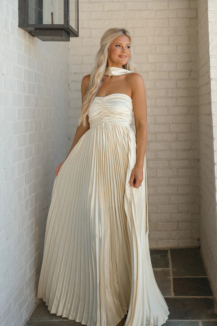 Kvindernes langærmede maxi kjole med elegant plisseret nederdel og off-shoulder silhuet