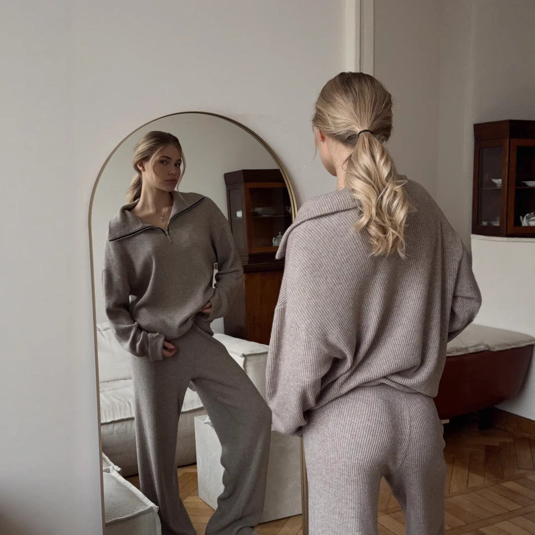 Kvinnes mid fashionable oversized fritidsantrekk med stående krage og glidelås Skjora