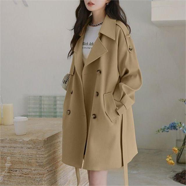 Damer casual trench coat med belte og klassiske knappdetaljer Skjora