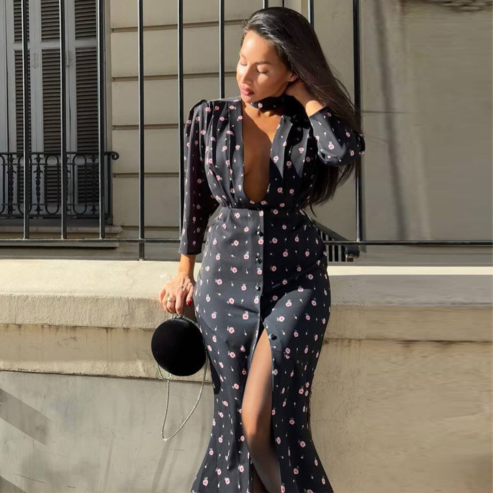Kvinne jumpsuit med dyp V-hals og stilfull splitt Skjora