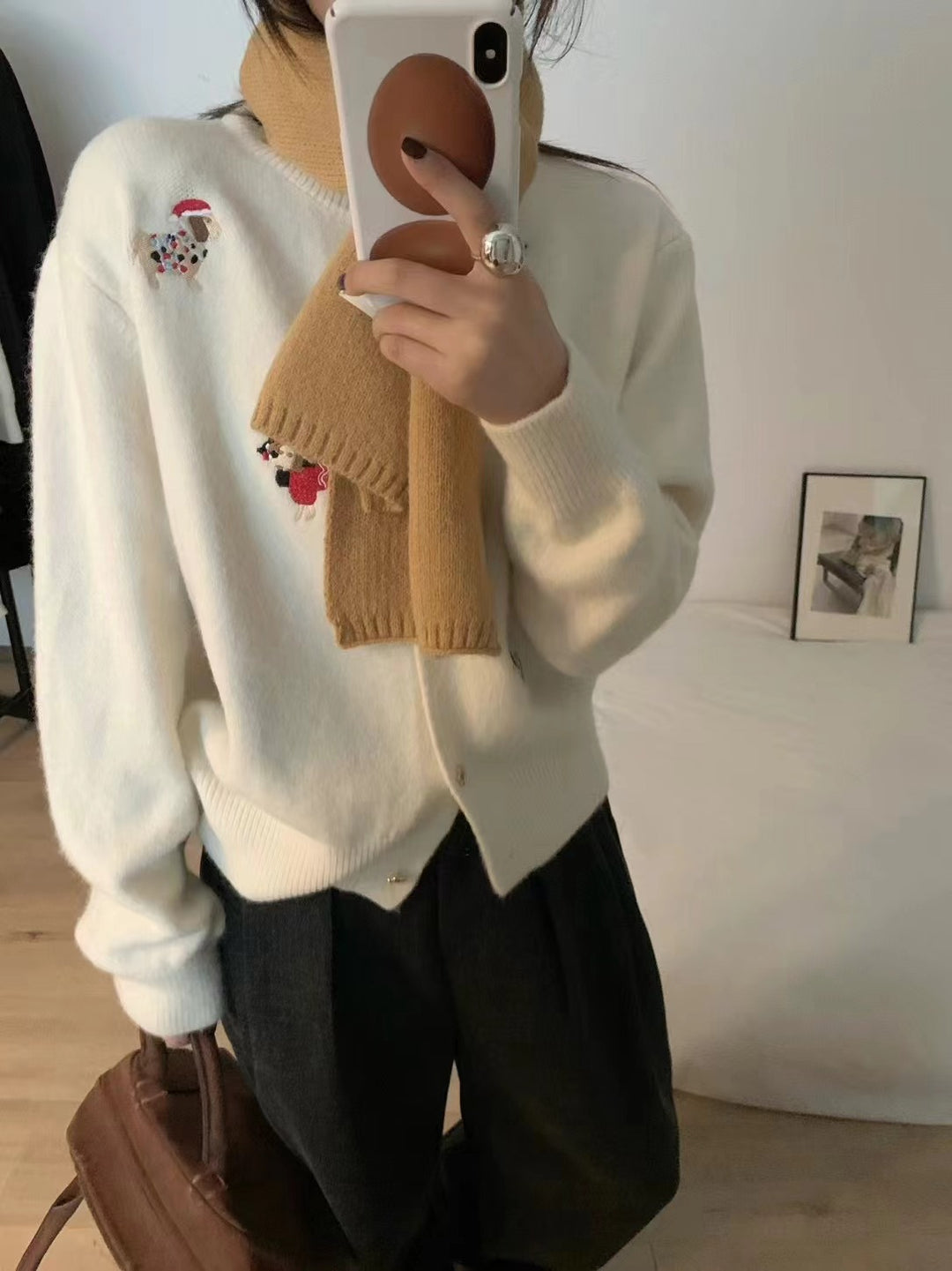 Dame cardigan med leken applikasjoner og elegant snitt Skjora