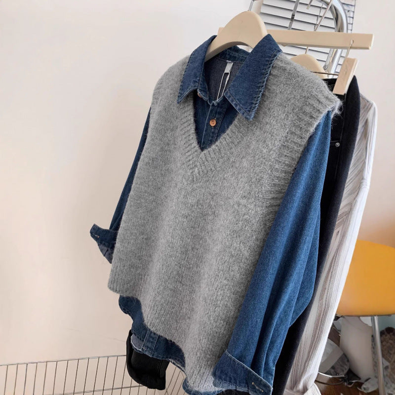 Kvinnes stilige V-hals strikkegenser med avslappet denimlagdeling
