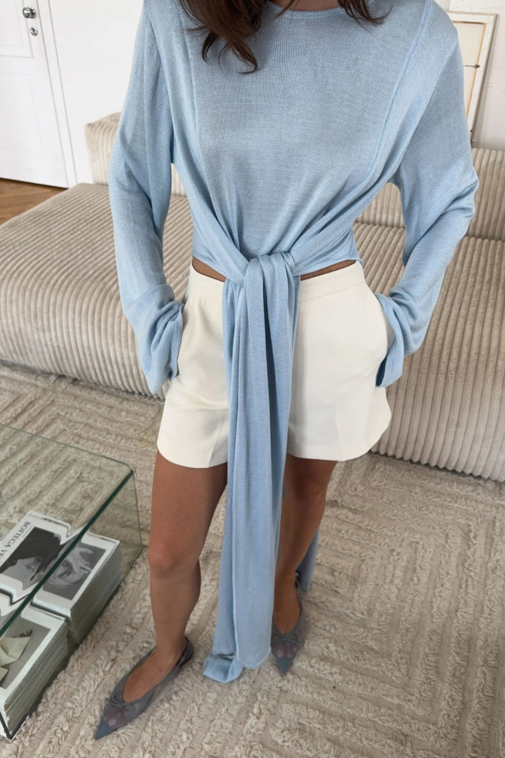 Dame casual cropped topp med innovativt omslaglook og lange ermer Skjora