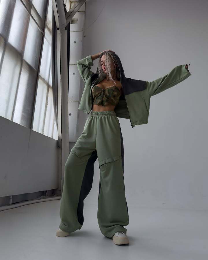 Women's sporty outfit with trendy color contrast Skjora