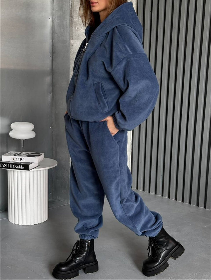 Kvinnens fleece joggedrakt med oversized genser og elastiske mansjetter Skjora