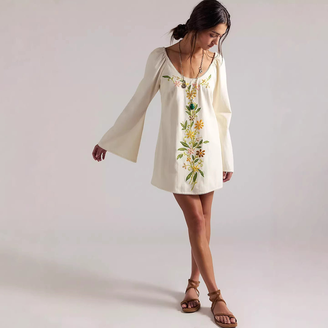 Damen Blusenkleid mit floralen Stickereien und weit ausgestellten Ärmeln Skjora