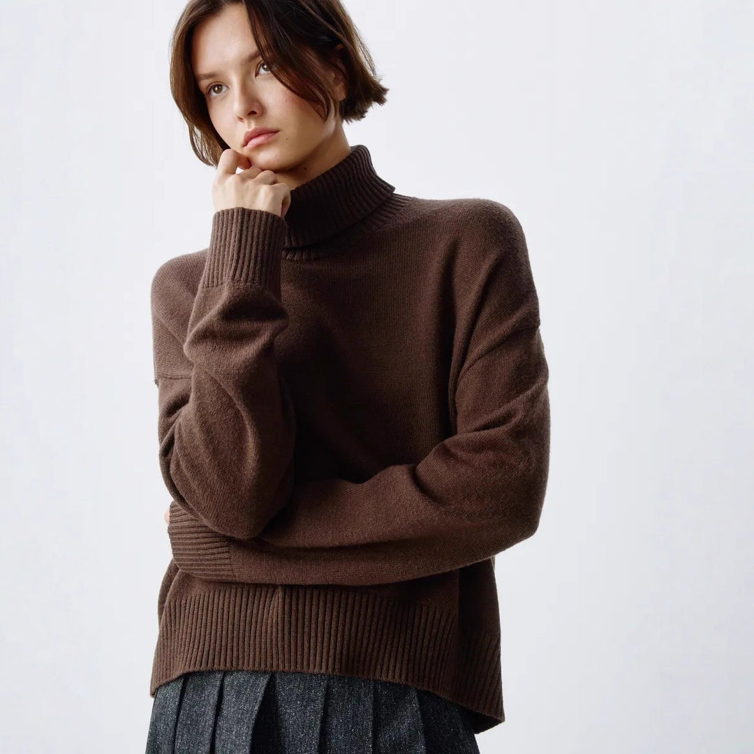 Damer Cozy Turtleneck Genser med Oversized Snitt og Fin Ribbestruktur Skjora