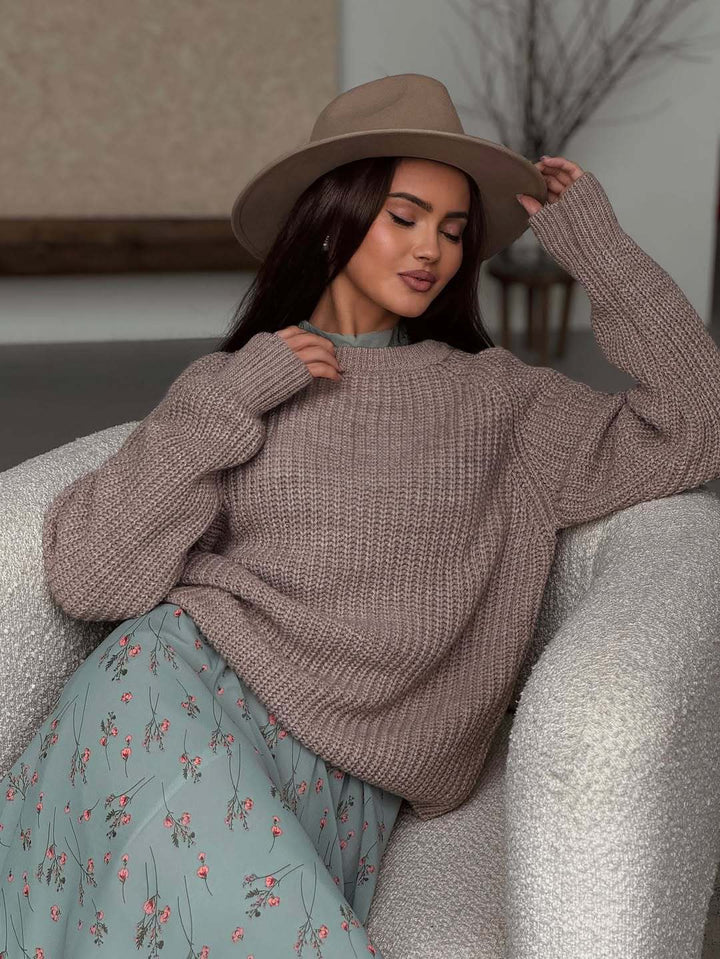 Women's knitted sweater with elegant cuffs Skjora