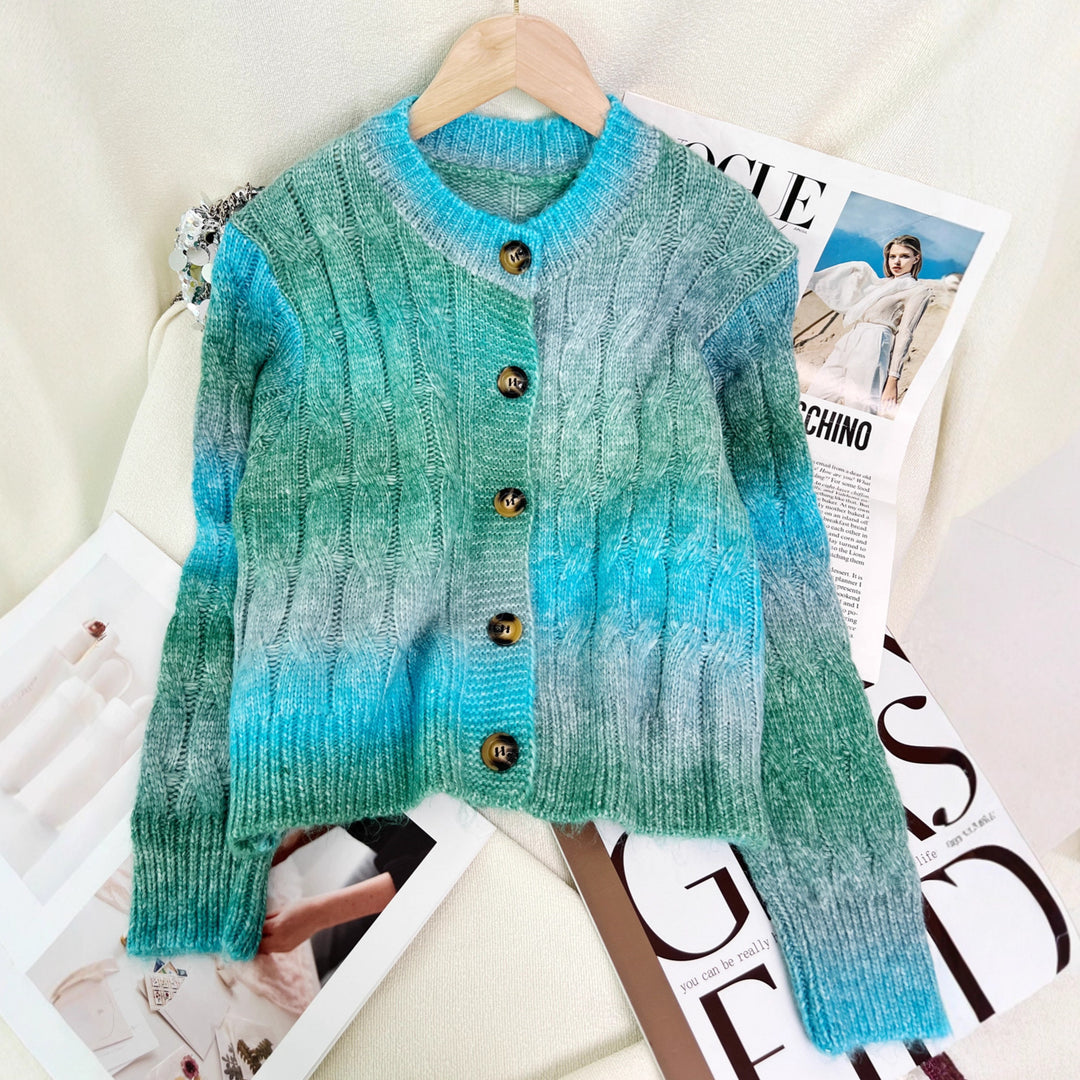 Kvinnenes elegante cardigan med moderne kabelmønster og gradient Skjora