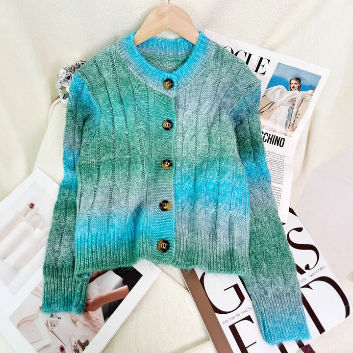 Kvinnenes elegante cardigan med moderne kabelmønster og gradient Skjora