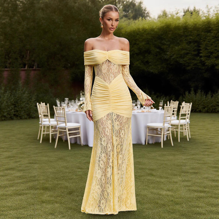 Kvinne Elegant Blonde Kvelds kjole med Off-the-Shoulder Silhuett og Raffinerte Volanger Detaljer