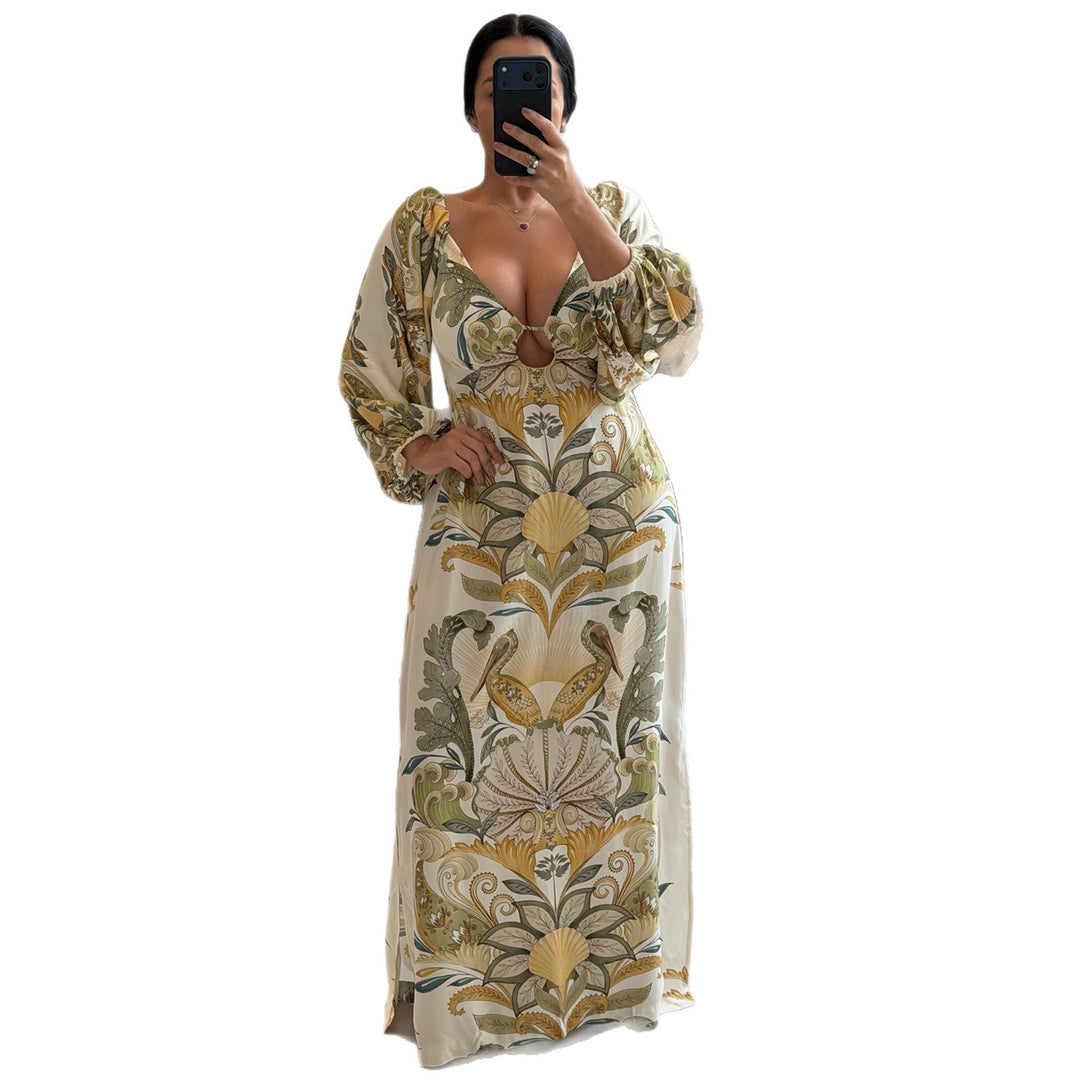 Dame maxi kjole med intrikate blomsterdesign og dyp V-hals