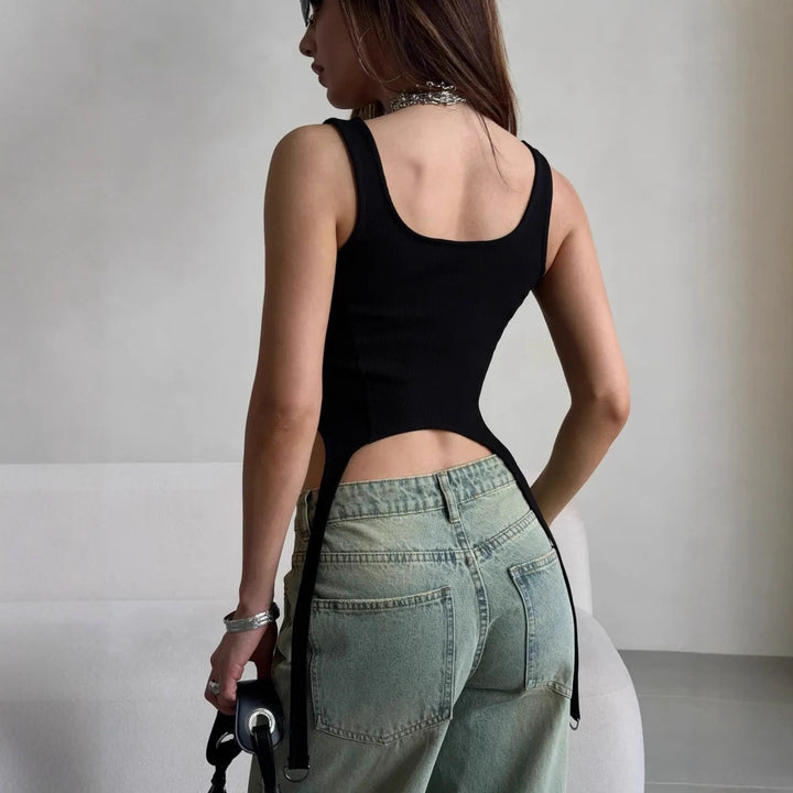 Dame Crop-Top med innovativ skjæring og unike knyte-detaljer Skjora