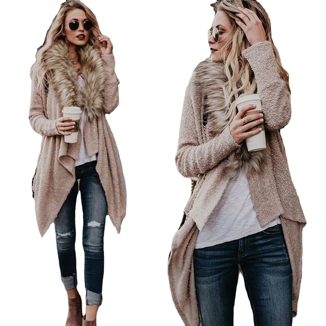 Kvinnes fluffy strikket cardigan med avtakbar faux fur krage Skjora