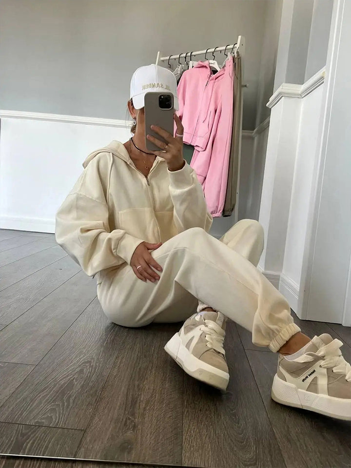 Dame tracksuit med hette og elastiske mansjetter Skjora