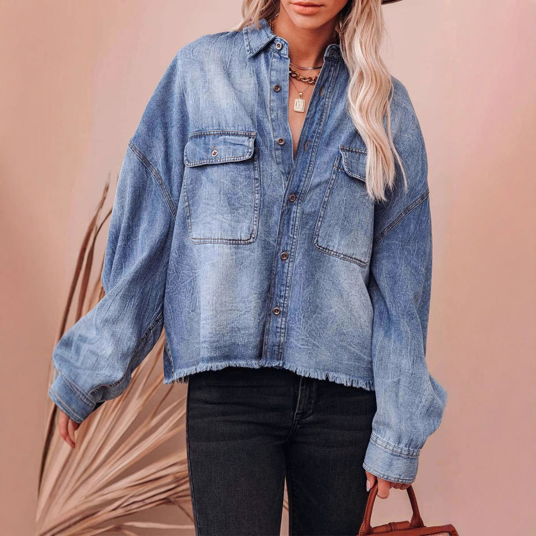 Damer Casual Denim Skjortejakke med Frynser på Mansjettene og Praktiske Lommer Skjora