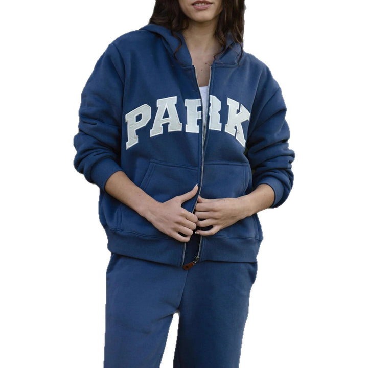 Kvinne hoodie med iøynefallende tekst og myk indre fôr Skjora