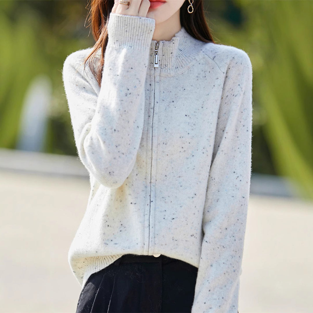 Dame cardigan med høyhalset glidelås og koselig materiale Skjora