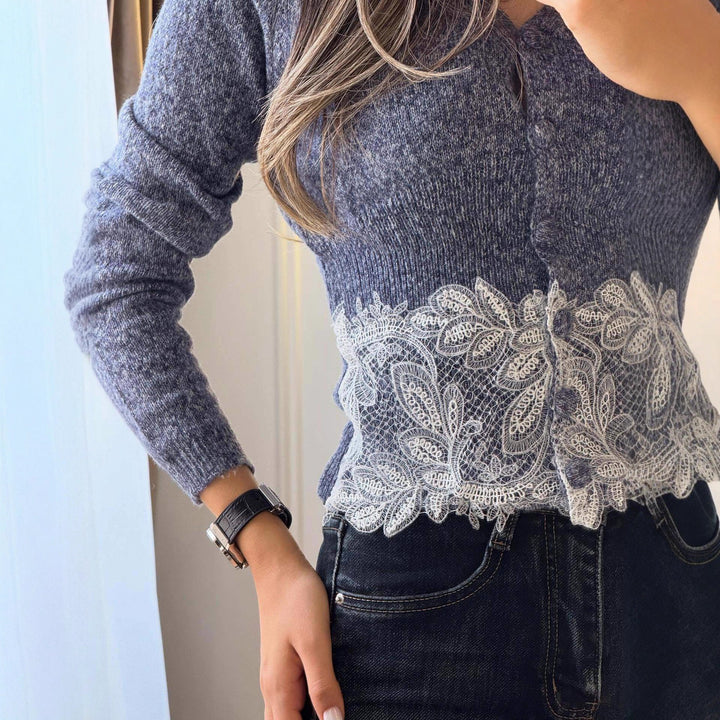 Dame cardigan med delikat blonder trim og elegante knapper Skjora