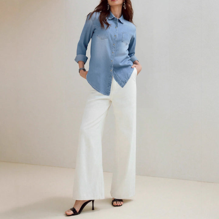 Dame Denim Skjorte med moderne brystlommer og elegant knappestolpe Skjora