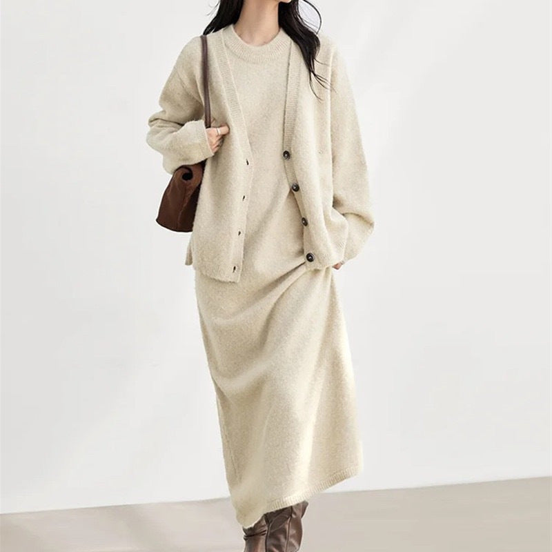 Dame cardigan med dyp V-hals og mykt materiale Skjora