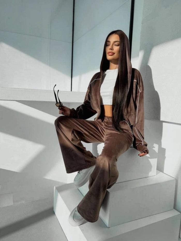 Kvinners sporty velour loungewear-set med kort hettegenser og vide ben Skjora