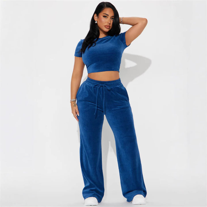 Kvinners fritidsloungewear-sett laget av myk velour Skjora
