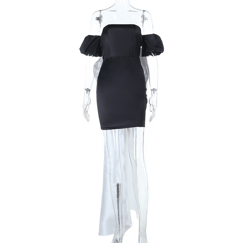 Dame off-shoulder cocktailkjole med elegant volangdesign og stilfull splitt Skjora