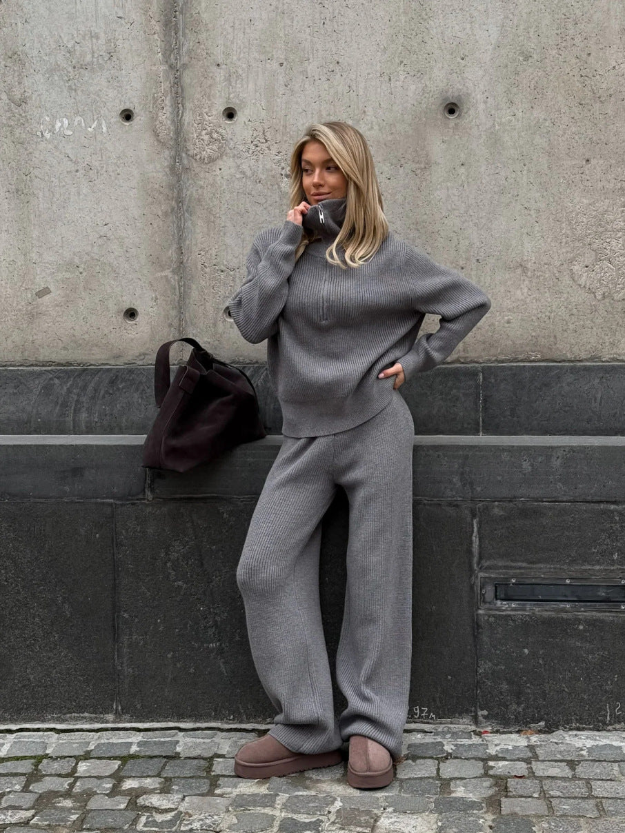 Kvinnelig strikket loungewear-sett med høy krage og løs passform Skjora