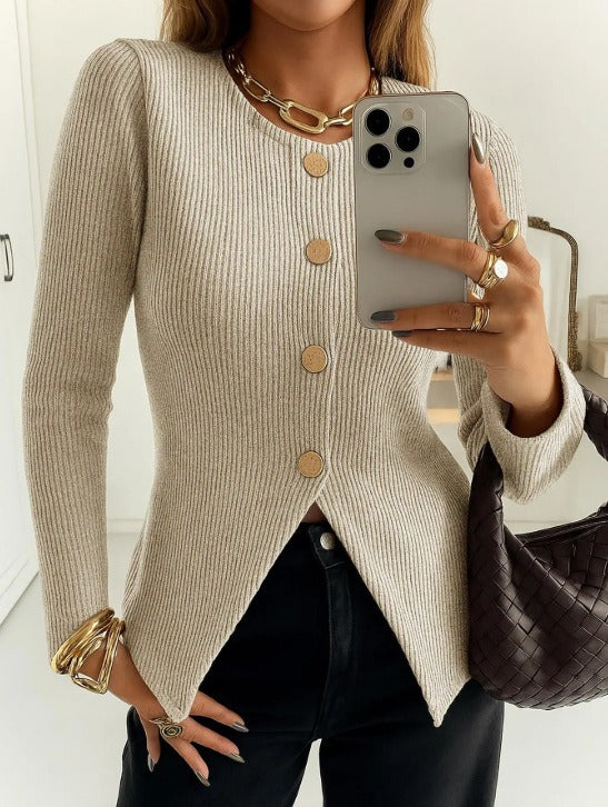 Kvinnes elegant cardigan med dekorative knapper Skjora
