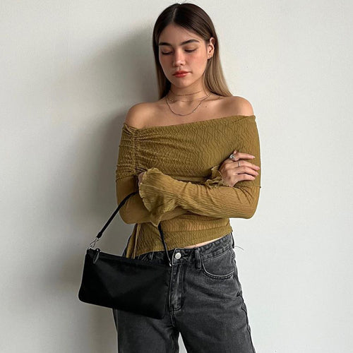 Dame Off-Shoulder topp med delikate volangdetaljer Skjora